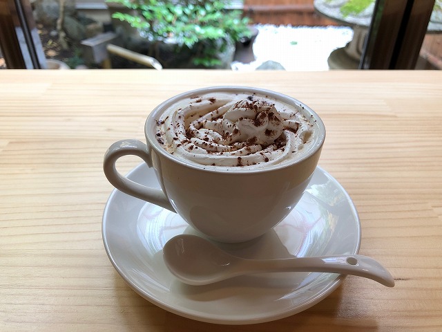 narairoカフェのウィンナーコーヒー