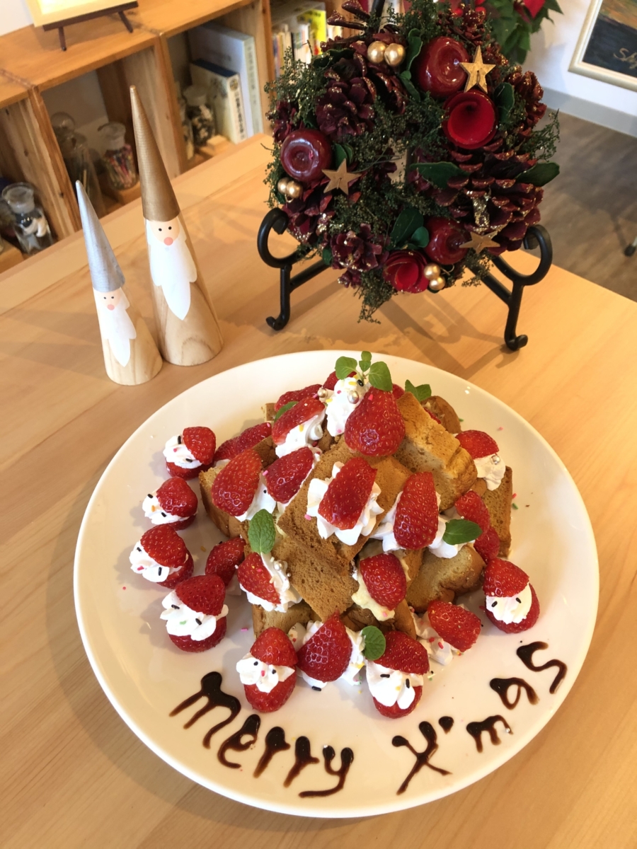 narairoカフェのクリスマスケーキ